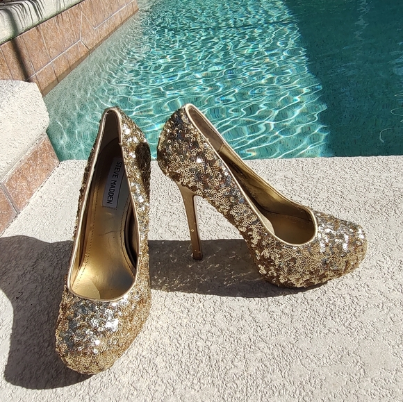 Steve Madden Gold Sequin platform heels - Picture 2 of 16